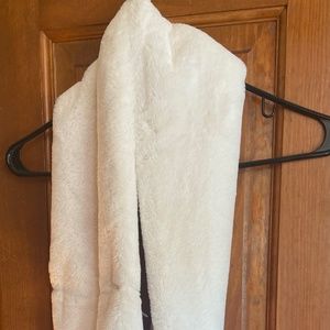 NWOT Calvin Klein Faux Fur Infinity Loop Scarf